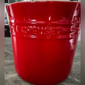 LE CREUSET red 2.3 litre container NEW